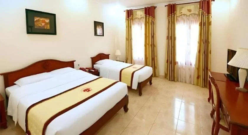 Bed in Tan Son Nhat Hotel