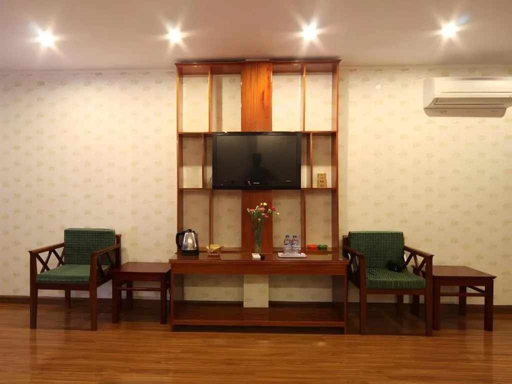 Omega Da Nang Beach Hotel