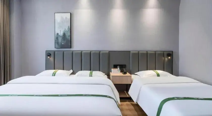 Bed in GreenTree Inn Weihai Port Bed in GreenTree Inn Weihai Port