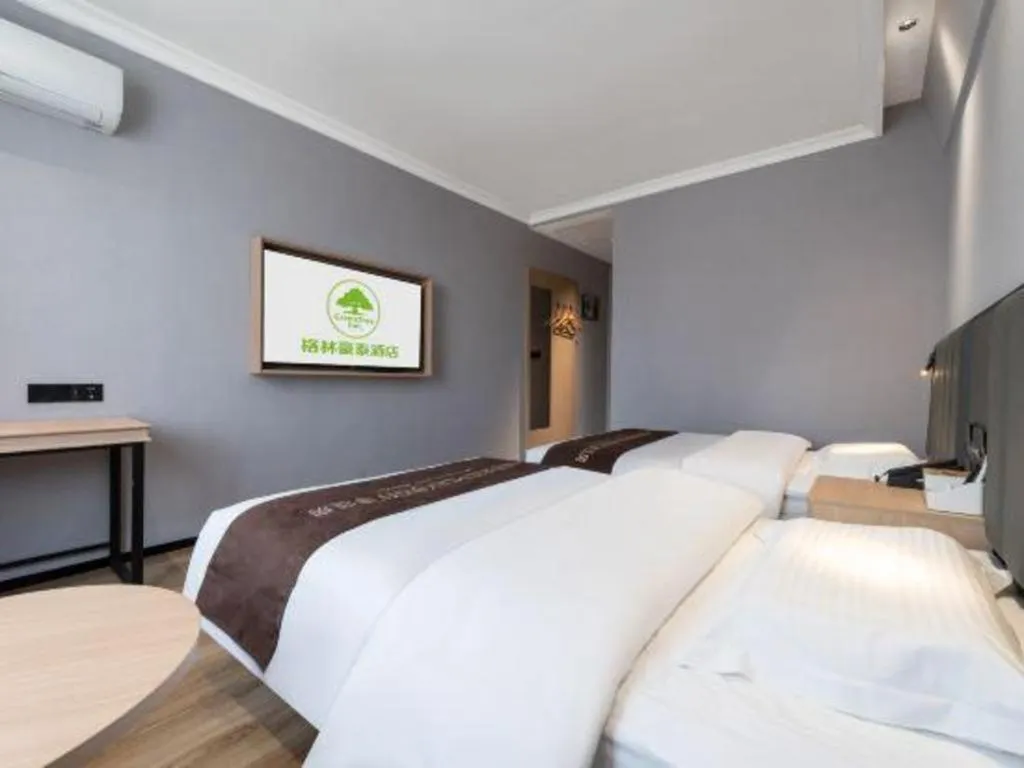 Bed in GreenTree Inn Weihai Port