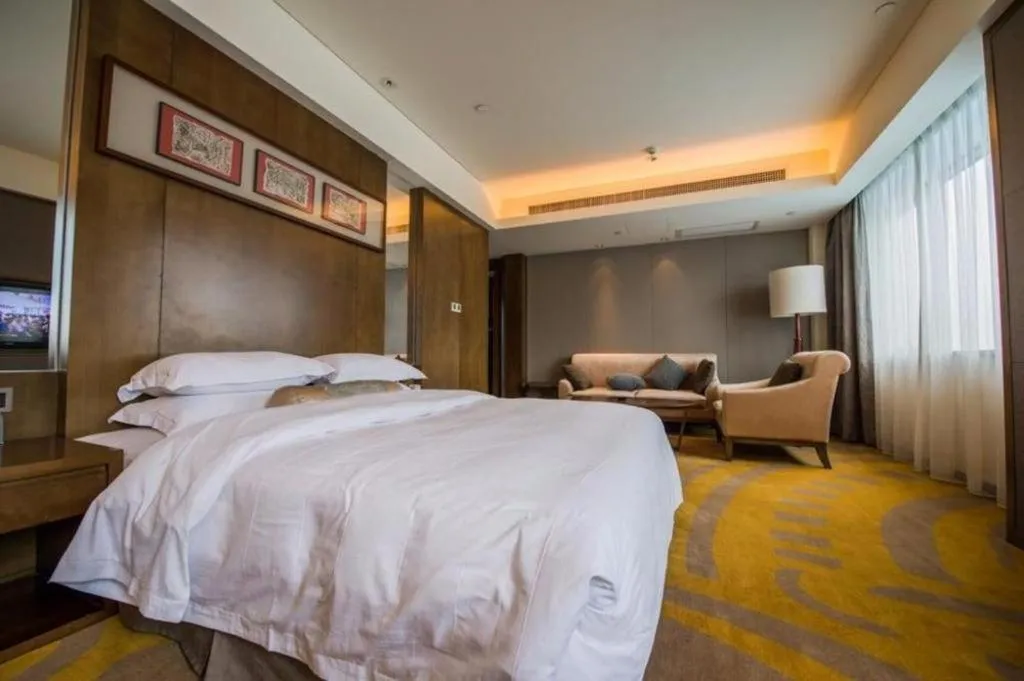 Bed in Wuhan Gleetour Hotel