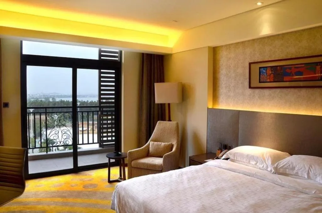 Bed in Wuhan Gleetour Hotel