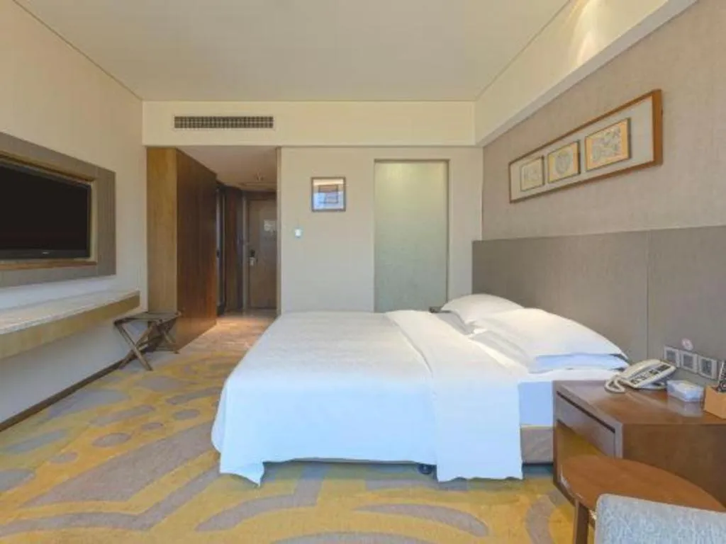Bed in Wuhan Gleetour Hotel