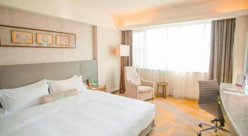 Bed in Wuhan Gleetour Hotel