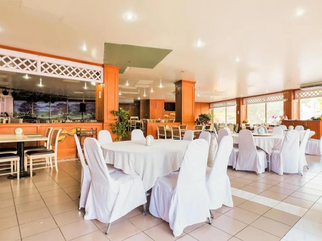 OYO 565 Trang Hotel