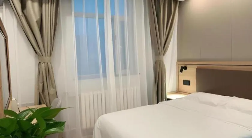 Bed in GreenTree Inn Beijing Fengtai Dongda Street Express Hotel