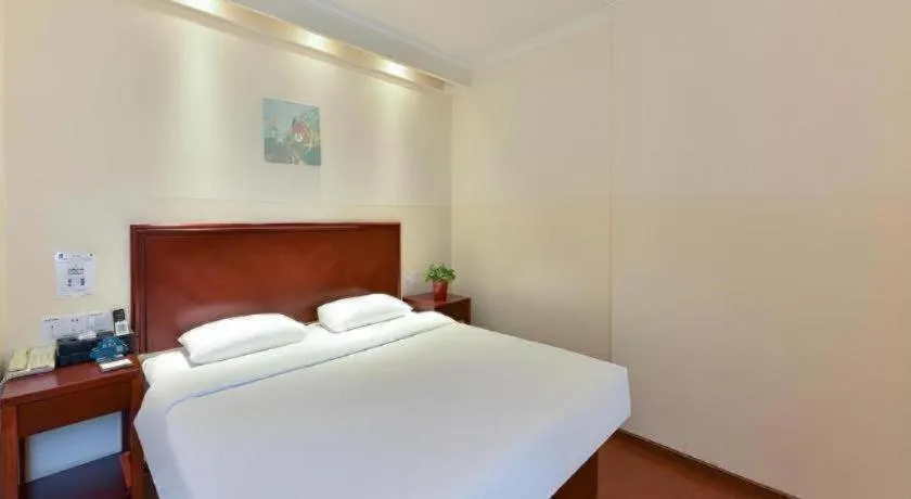 Bed in GreenTree Inn Beijing Fengtai Dongda Street Express Hotel