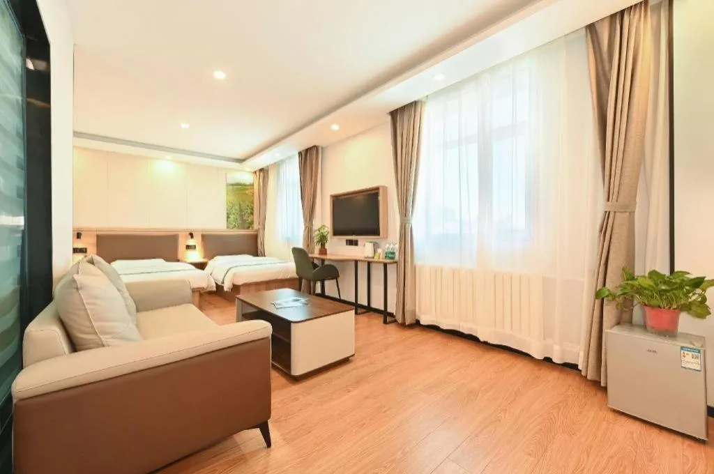 Bed in GreenTree Inn Beijing Fengtai Dongda Street Express Hotel