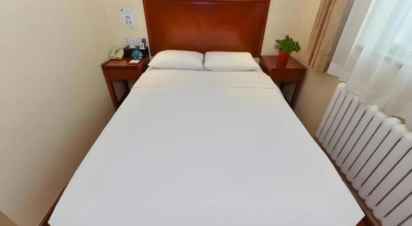 Bed in GreenTree Inn Beijing Fengtai Dongda Street Express Hotel
