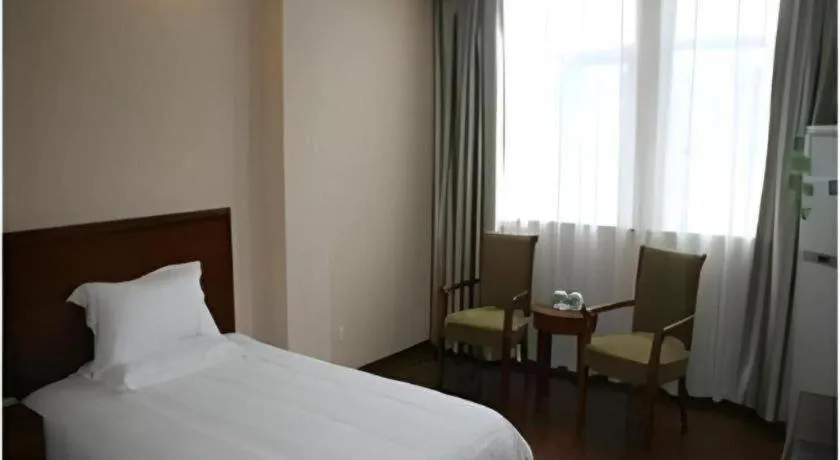 Bed in GreenTree Inn Nantong Haian Kaifa District Express Hotel