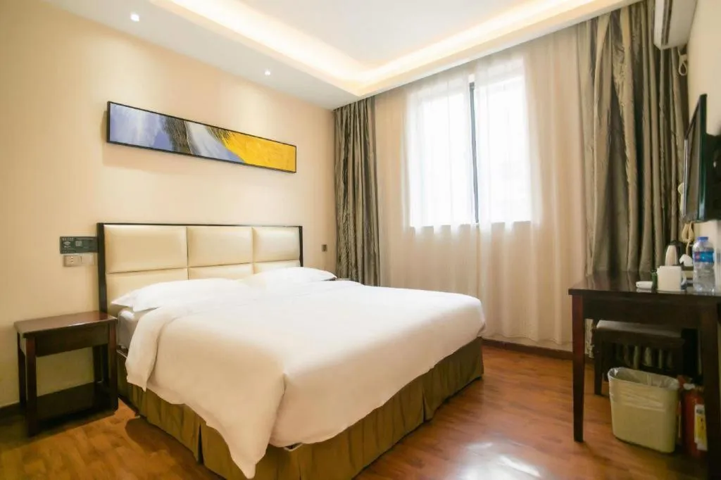 Bed in GreenTree Inn Guangzhou Panyu Bus Station Business Hotel