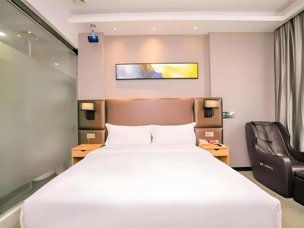 Bed in GreenTree Inn Guangzhou Panyu Bus Station Business Hotel