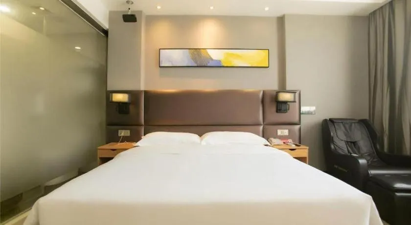Bed in GreenTree Inn Guangzhou Panyu Bus Station Business Hotel
