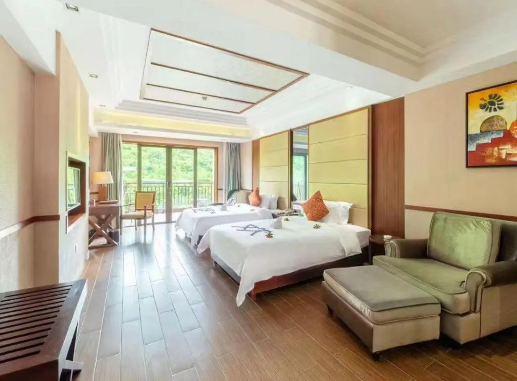 Bed in Grand Metro Park Bay Hotel