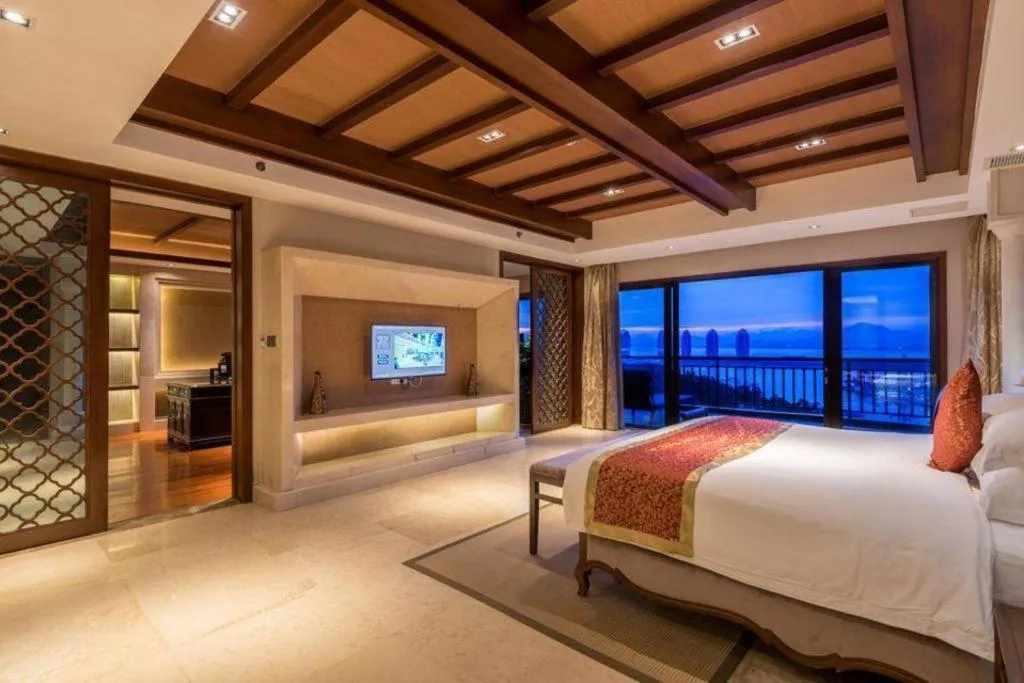 Bed in Grand Metro Park Bay Hotel