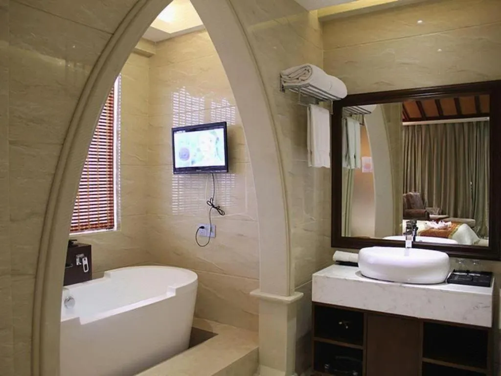 Bed in Grand Metro Park Bay Hotel