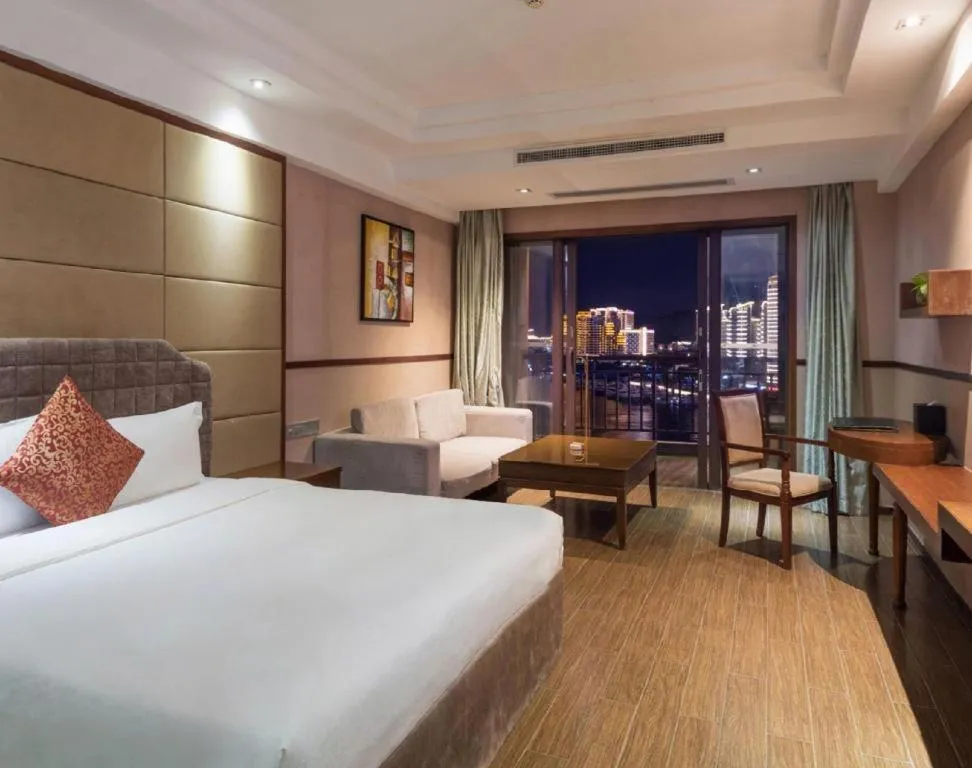 Bed in Grand Metro Park Bay Hotel