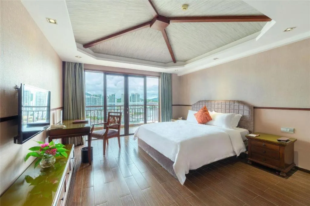 Bed in Grand Metro Park Bay Hotel