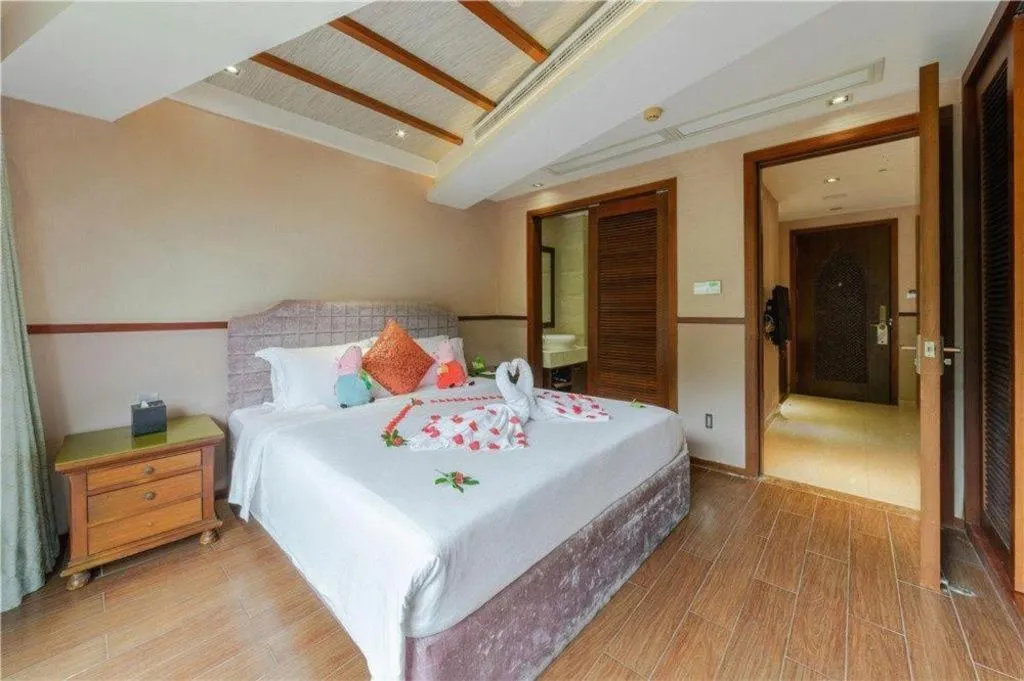 Bed in Grand Metro Park Bay Hotel