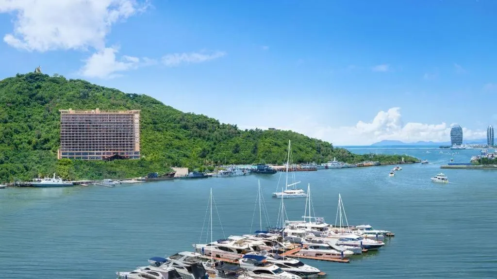 Grand Metro Park Bay Hotel