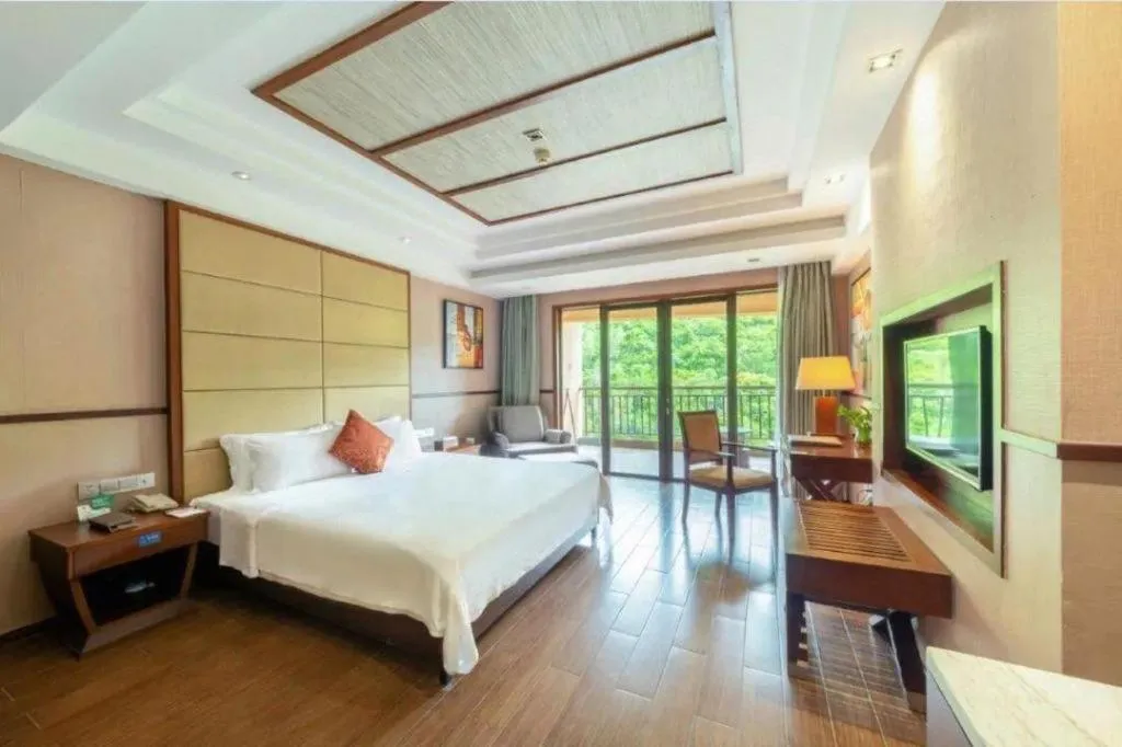 Bed in Grand Metro Park Bay Hotel