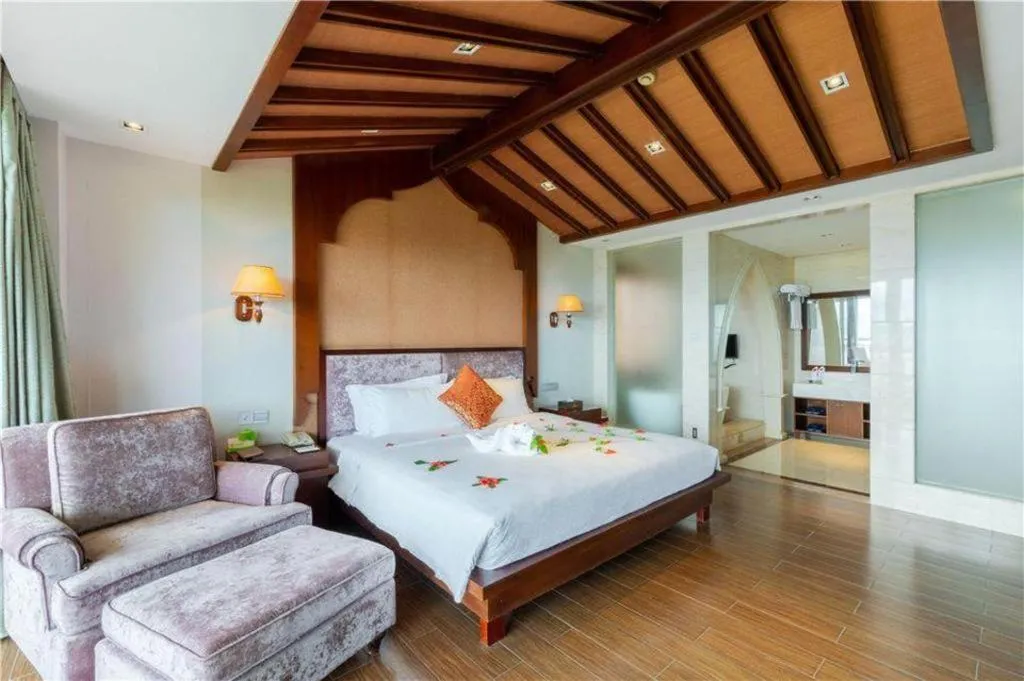 Bed in Grand Metro Park Bay Hotel