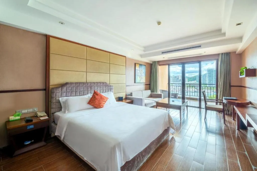 Bed in Grand Metro Park Bay Hotel