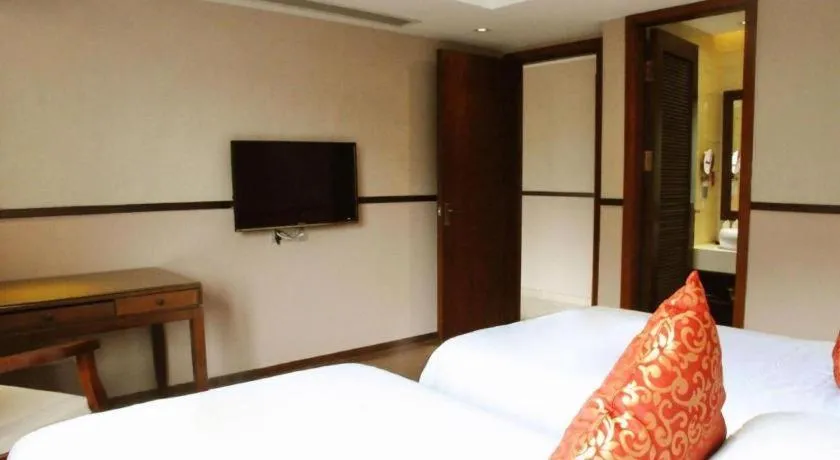 Bed in Grand Metro Park Bay Hotel