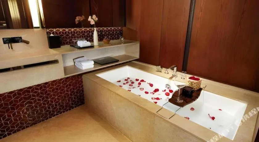 OCT Bay Breeze Hotel