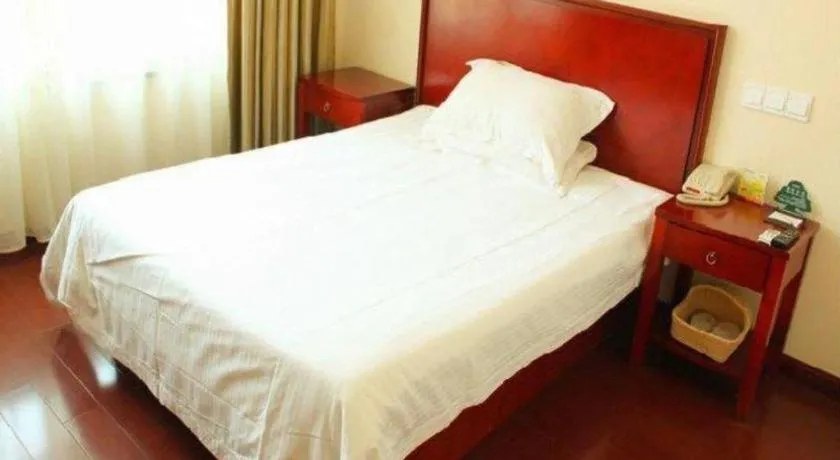 Bed in GreenTree Inn Wuxi Guangrui Road Hotel