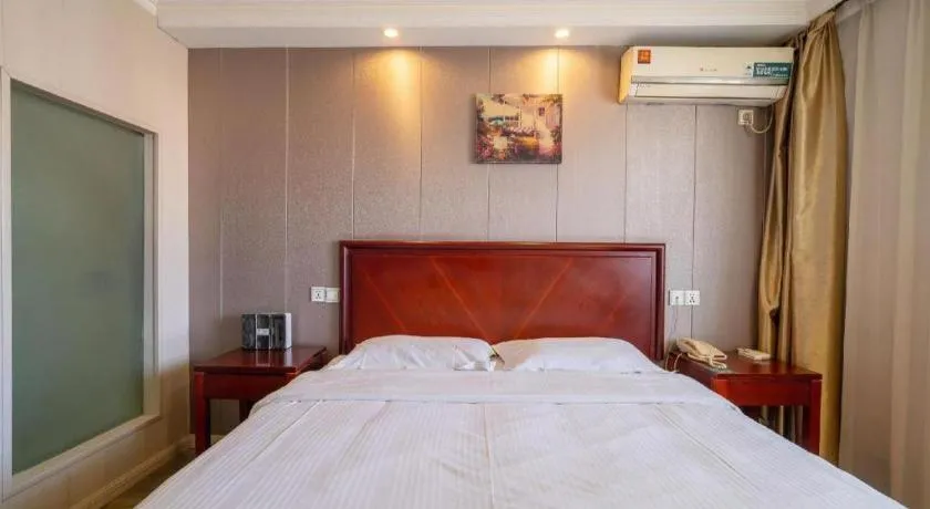 Bed in GreenTree Inn Wuxi Guangrui Road Hotel
