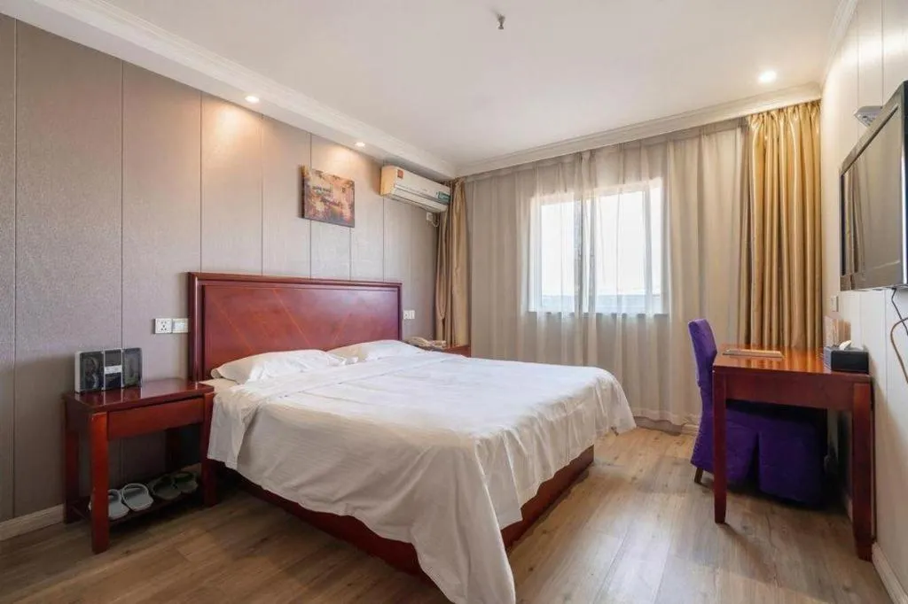 Bed in GreenTree Inn Wuxi Guangrui Road Hotel