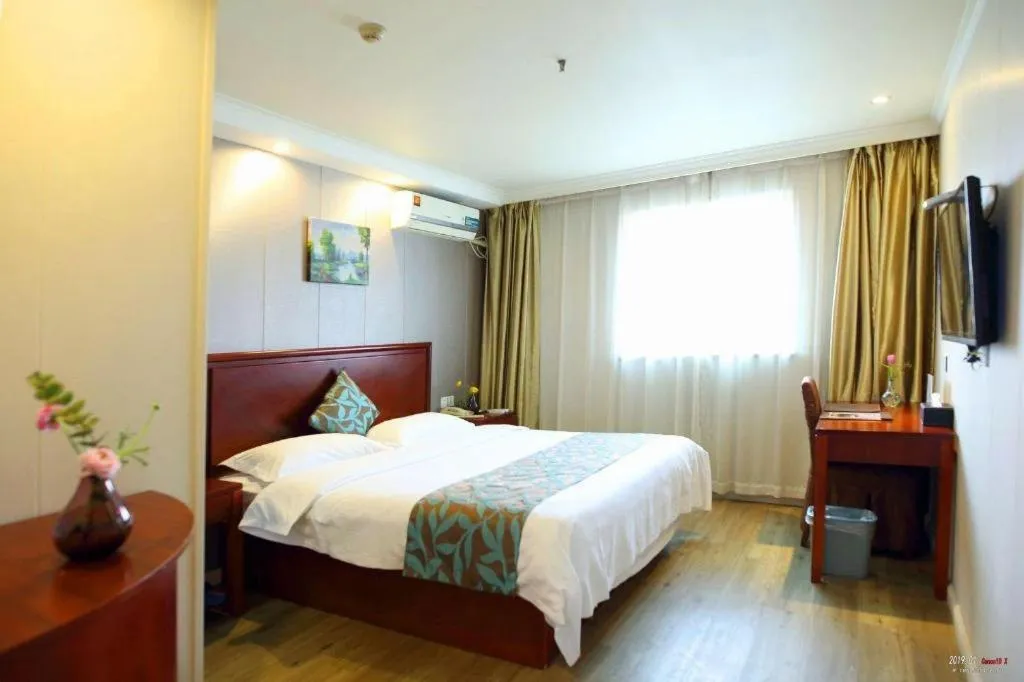 Bed in GreenTree Inn Wuxi Guangrui Road Hotel