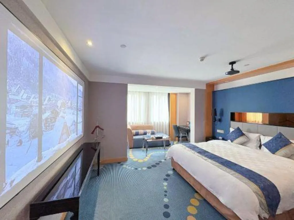 Bed in Grand Skylight Hotel KaiMei