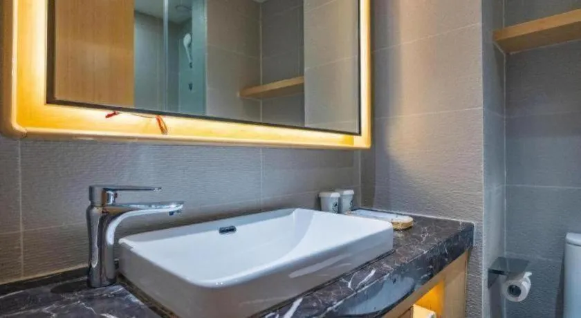 GreenTree Inn Lianyungang Suning Square Hualian Mantion Hotel