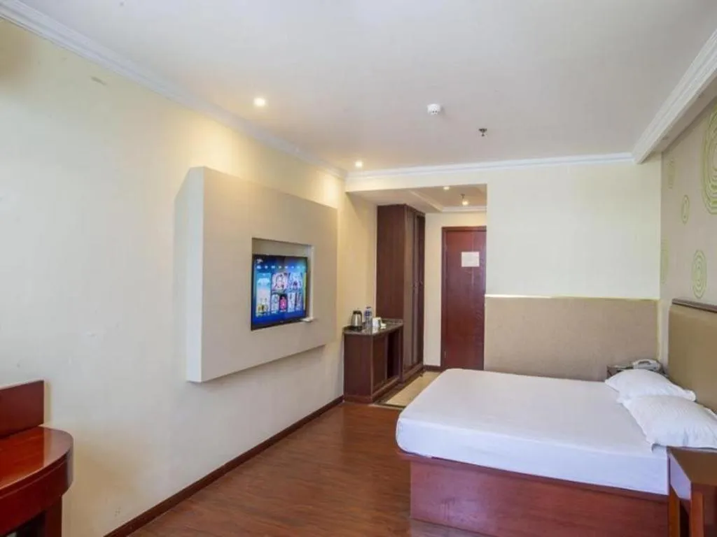 Bed in GreenTree Inn xinghua Middle Yingwu Road Express Hotel