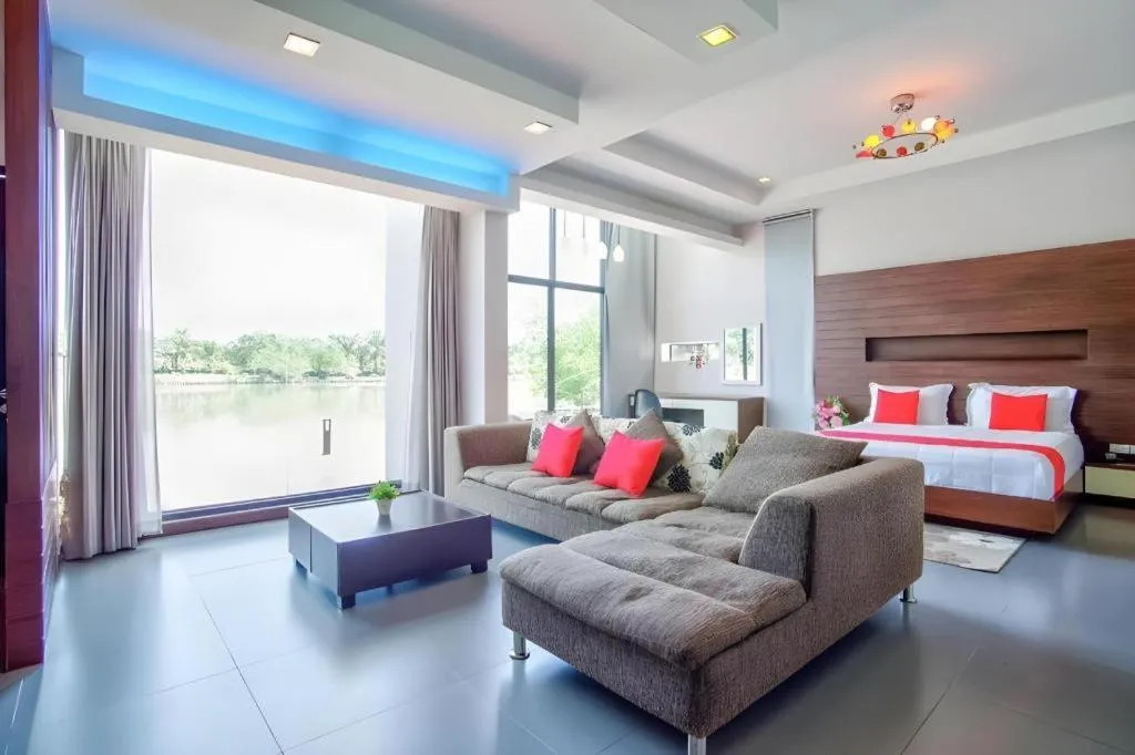 Bed in Thaiasia Goldensea Resort