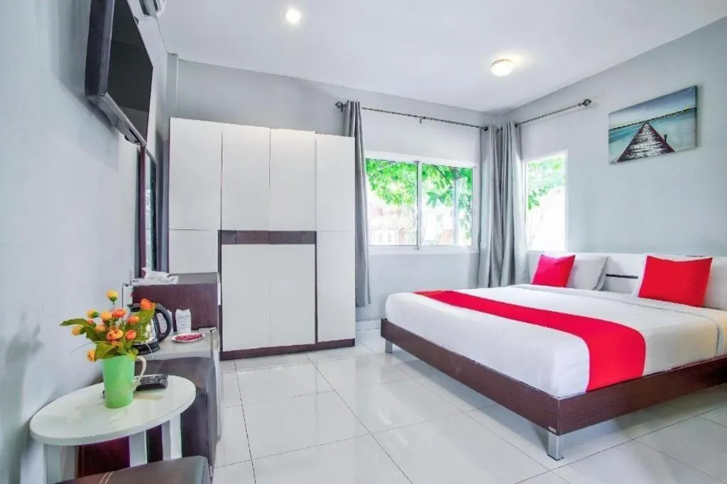 Bed in Thaiasia Goldensea Resort