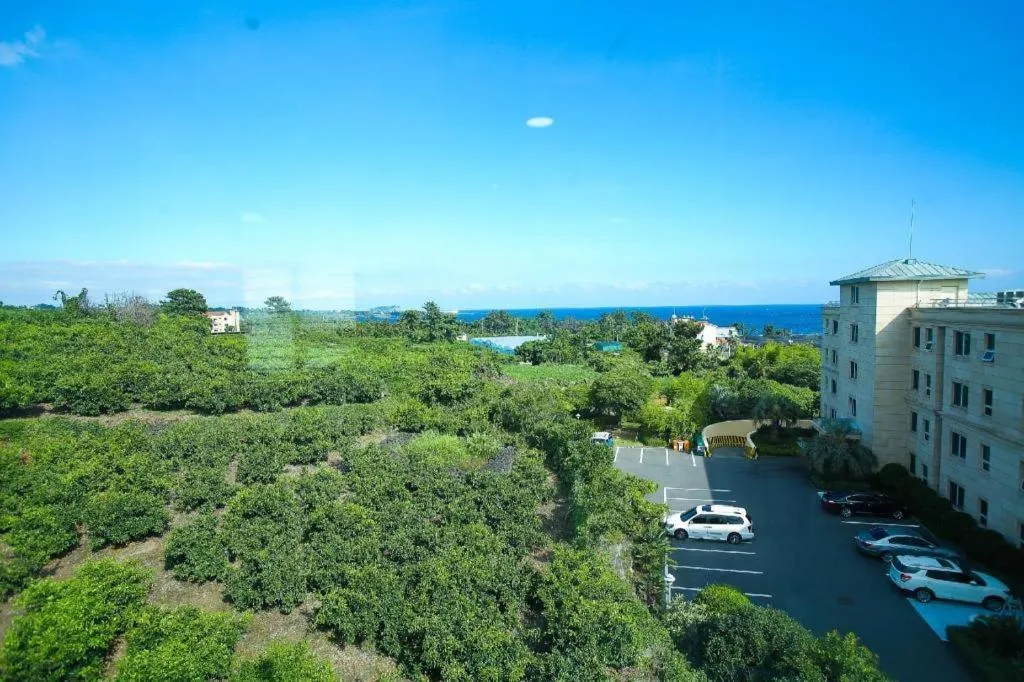 Port Avenue Hotel N Resort