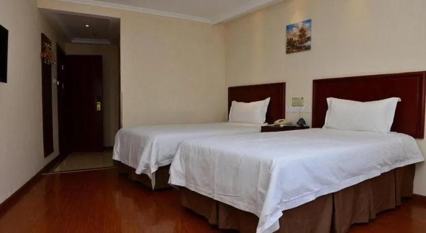 Bed in GreenTree Inn Beijing Shangdi East Anningzhuang Road Shell Hotel