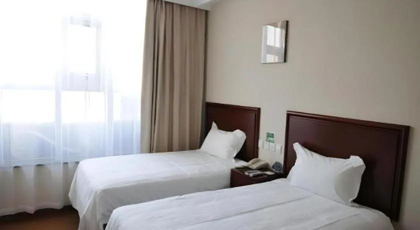 Bed in GreenTree Inn Beijing Shangdi East Anningzhuang Road Shell Hotel