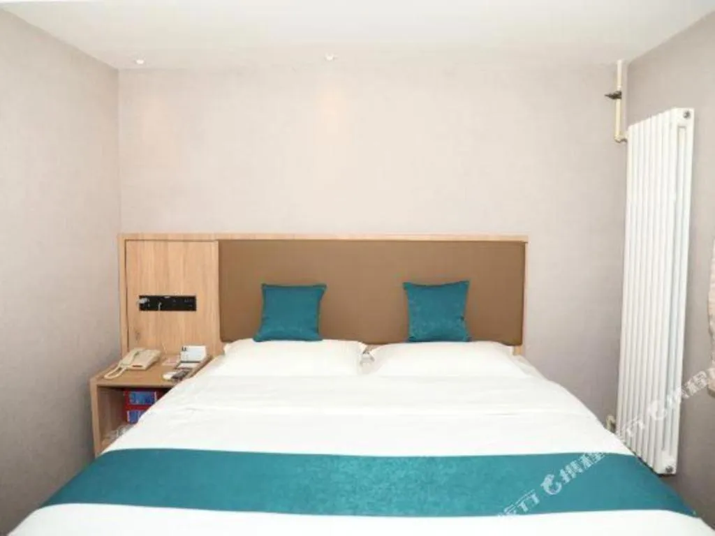 Bed in GreenTree Inn Beijing Shangdi East Anningzhuang Road Shell Hotel