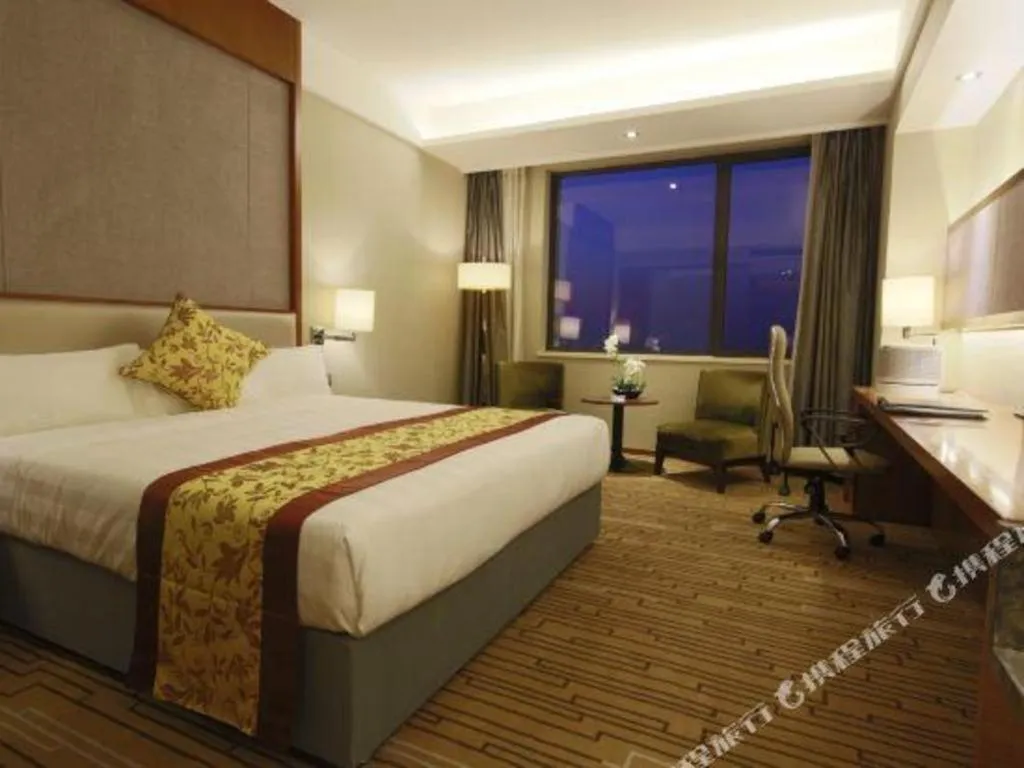 Bed in Shenyang Rayfont International Hotel