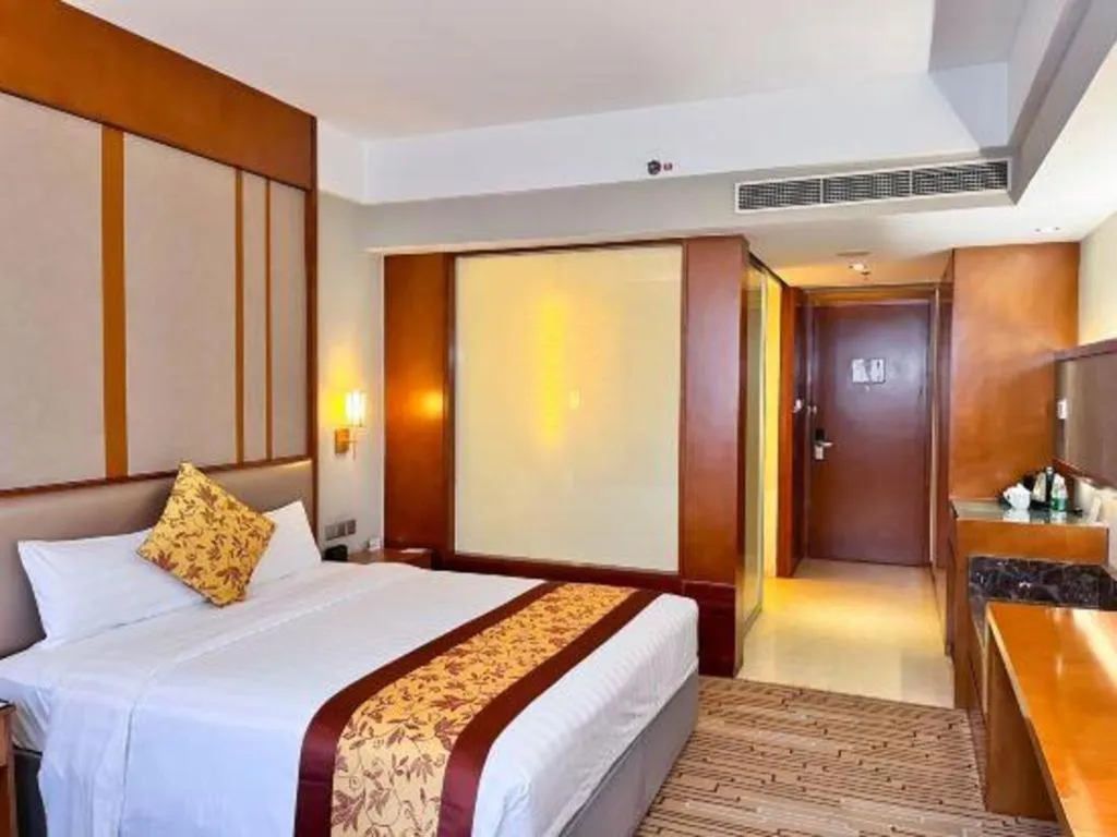 Bed in Shenyang Rayfont International Hotel