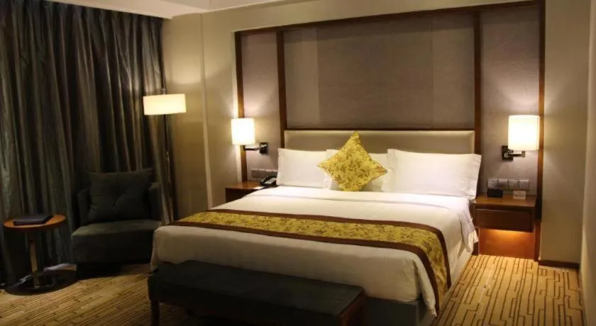 Bed in Shenyang Rayfont International Hotel
