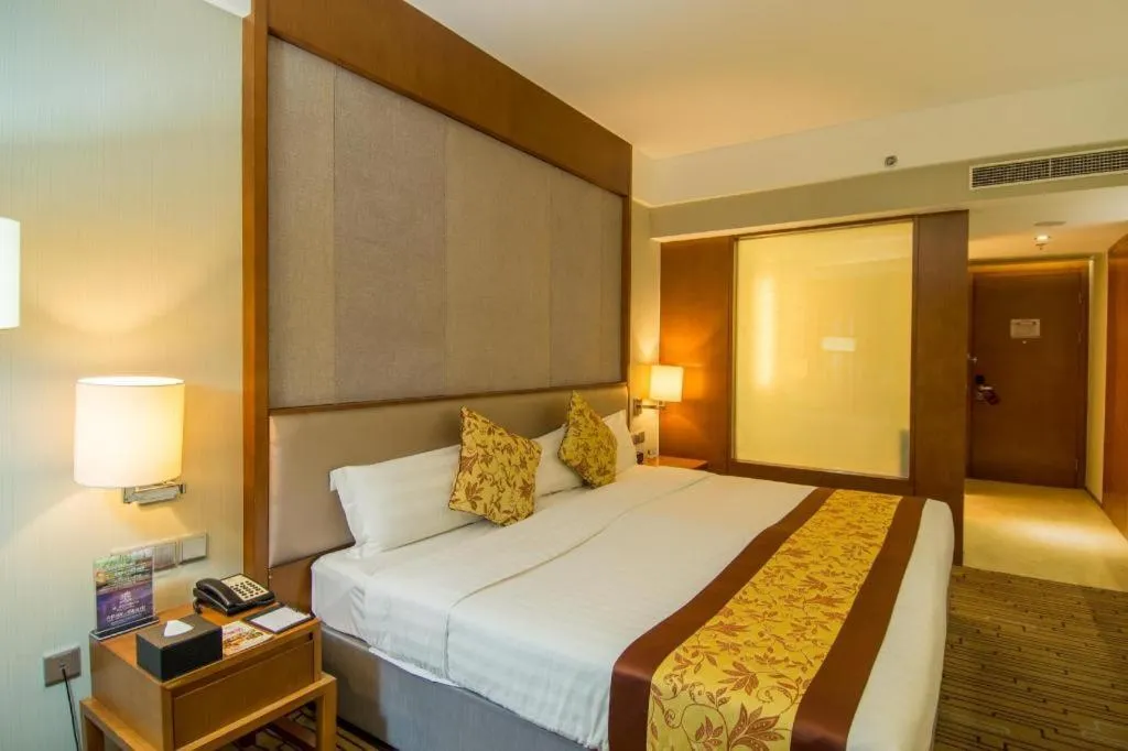 Bed in Shenyang Rayfont International Hotel