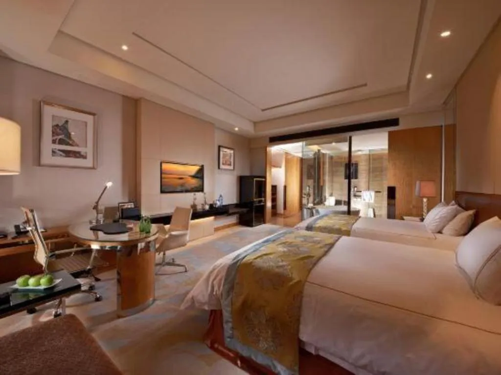 Bed in Grand Parkray Hangzhou Hotel