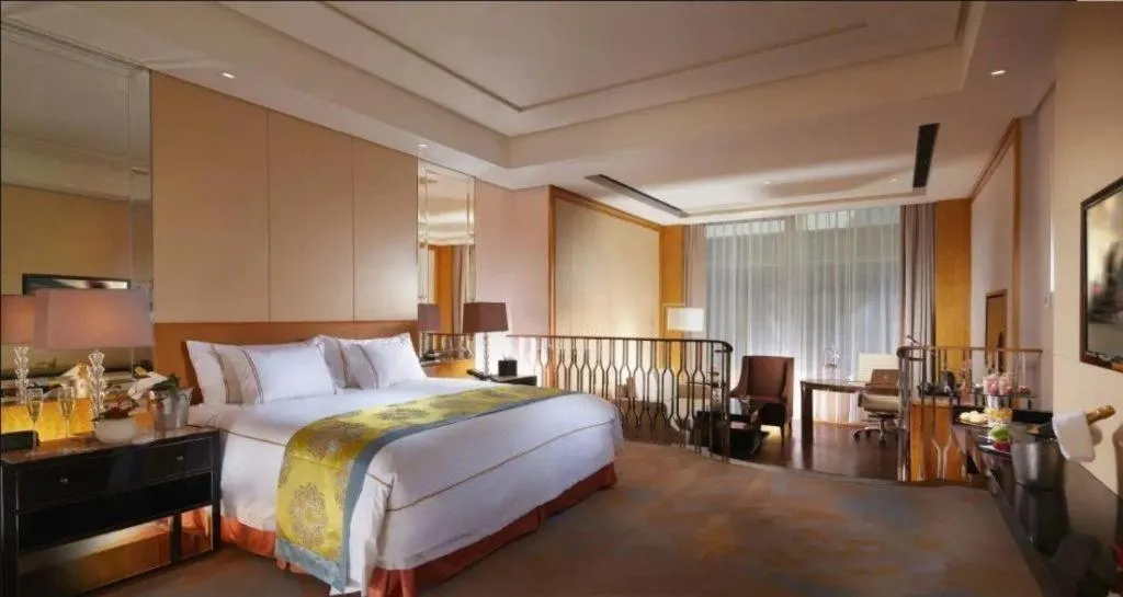 Bed in Grand Parkray Hangzhou Hotel