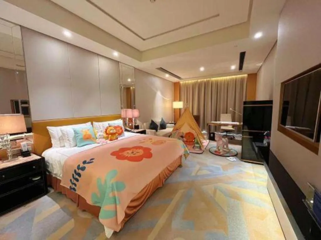 Bed in Grand Parkray Hangzhou Hotel