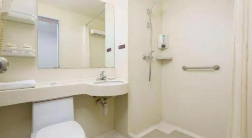 Jinjiang Inn Dalian Development Zone Jinma Road Light Railway Station